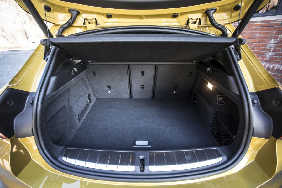 Багажник BMW X2 xDrive25d M Sport (F39) 2018 года  (WW) (фото 27 из 40)